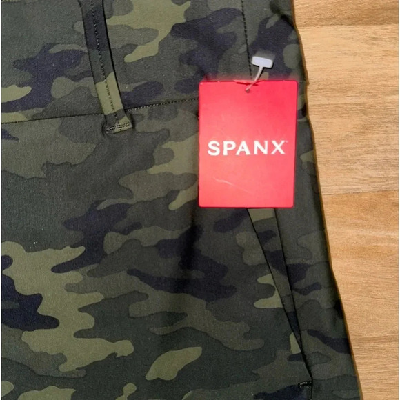 SPANX Pull On Stretch Sunshine 6” Shorts Size 3XL Green Camo Athletic NWT - Picture 4 of 8